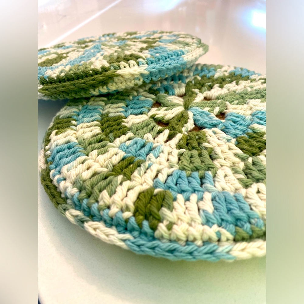 VTG 60s 70s Boho Cottagecore Circle Crochet Pot Holders Heat Mats - Set of 2